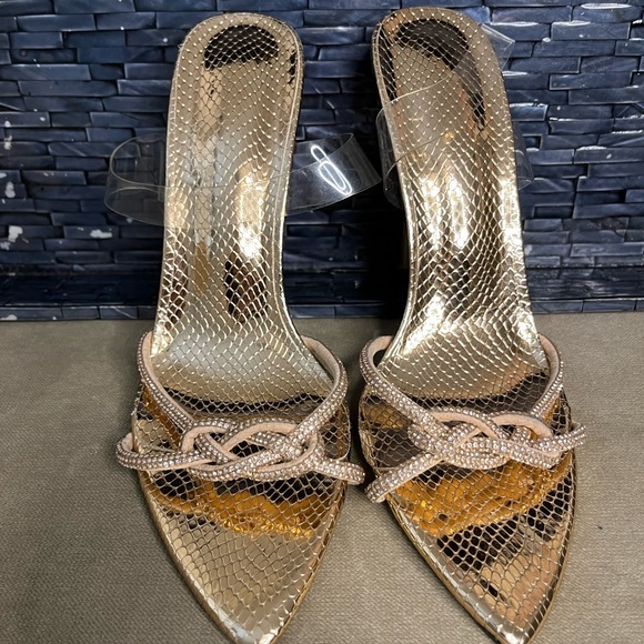 NWOT Rose gold heels with clear ankle strap - sexy yet elegant. Make me an offer - Picture 2 of 7